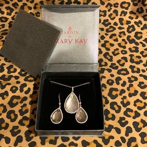 Jardin quartz and cz necklace and earring set. NIB